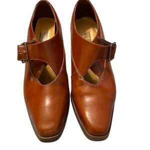 High heeled women’s vintage leather shoes chic